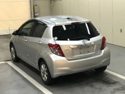 TOYOTA VITZ