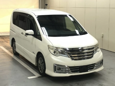 NISSAN SERENA