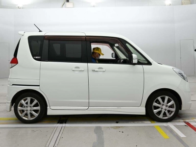 MITSUBISHI DELICA D:2