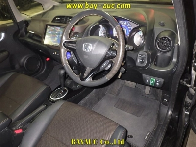 HONDA FIT SHUTTLE HYBRID