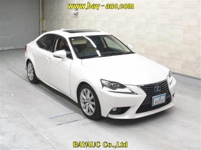 LEXUS IS
