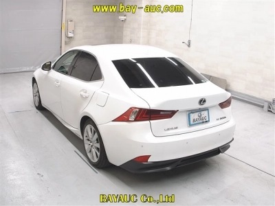 LEXUS IS