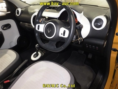 RENAULT TWINGO