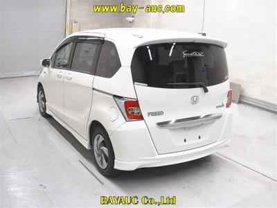 HONDA FREED HYBRID