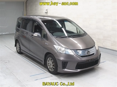 HONDA FREED HYBRID