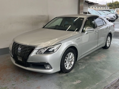 TOYOTA CROWN HYBRID