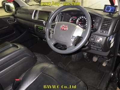 TOYOTA HIACE VAN
