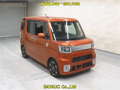 DAIHATSU WAKE