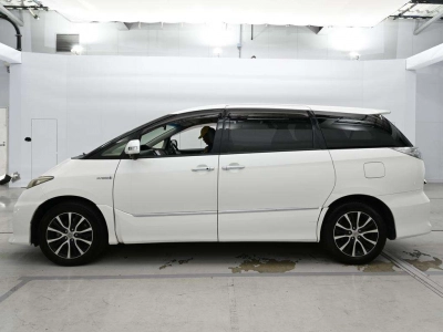 TOYOTA ESTIMA HYBRID