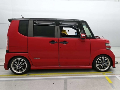 HONDA N BOX CUSTOM
