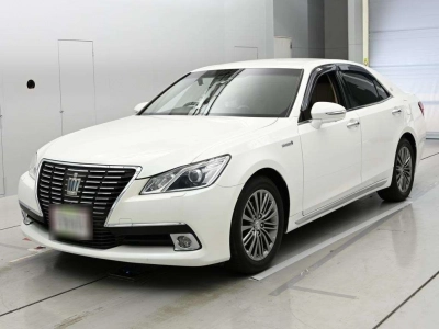 TOYOTA CROWN HYBRID