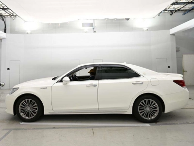 TOYOTA CROWN HYBRID