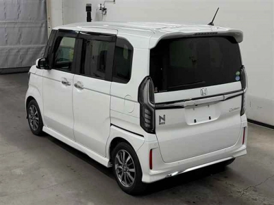 HONDA N BOX CUSTOM