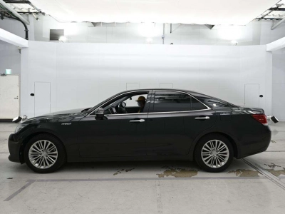 TOYOTA CROWN HYBRID