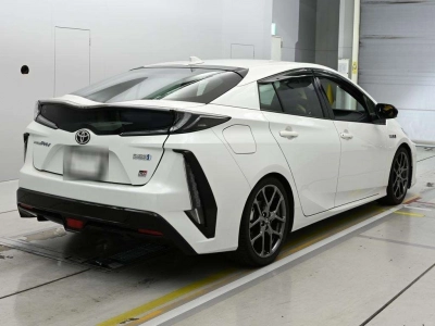 TOYOTA PRIUS PHV