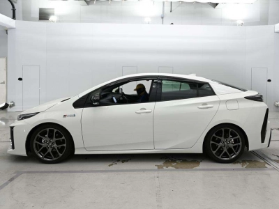 TOYOTA PRIUS PHV