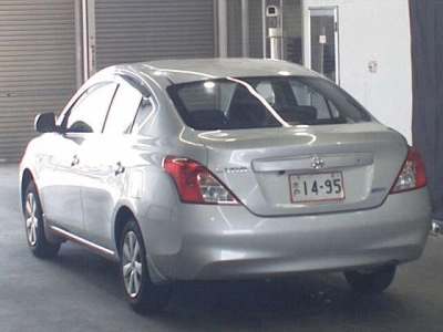 NISSAN TIIDA LATIO