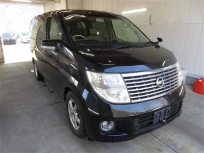 NISSAN ELGRAND