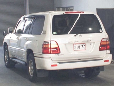 TOYOTA LAND CRUISER 100