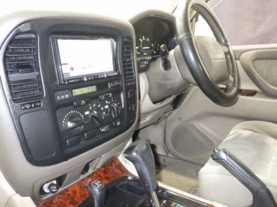 TOYOTA LAND CRUISER 100