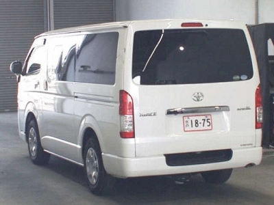 TOYOTA HIACE VAN