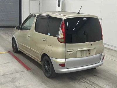 TOYOTA FUN CARGO
