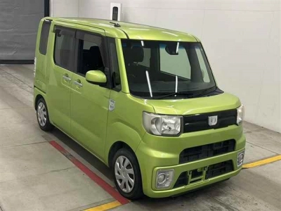 DAIHATSU WAKE