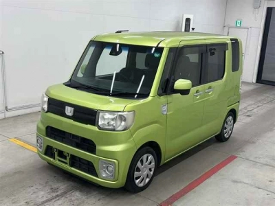DAIHATSU WAKE