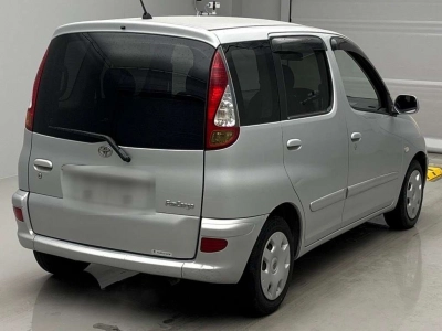 TOYOTA FUN CARGO