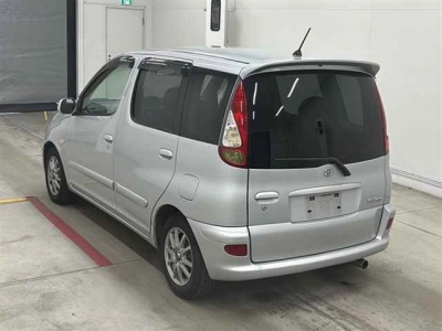 TOYOTA FUN CARGO