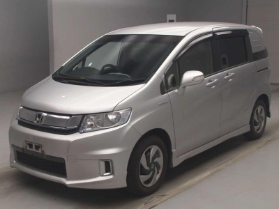 HONDA FREED SPIKE HYBRID