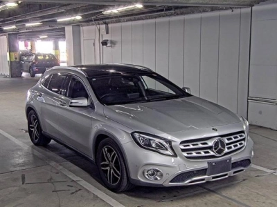 MERCEDES BENZ GLA