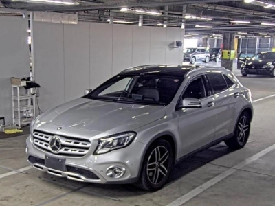 MERCEDES BENZ GLA
