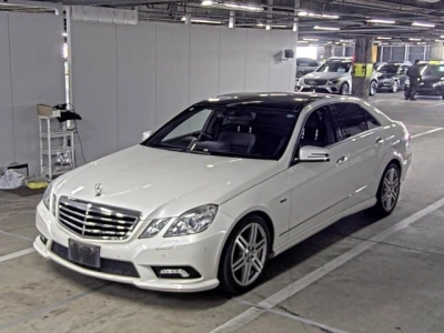 MERCEDES BENZ E CLASS