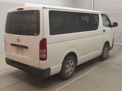TOYOTA HIACE VAN