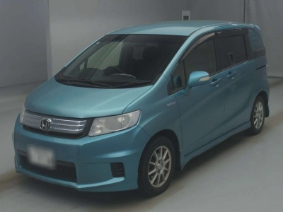 HONDA FREED SPIKE HYBRID