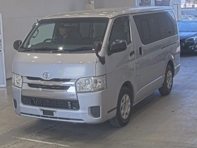 TOYOTA REGIUS ACE