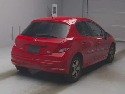 PEUGEOT 207