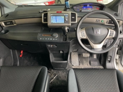 HONDA FREED SPIKE HYBRID