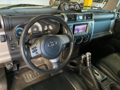 TOYOTA FJ CRUISER