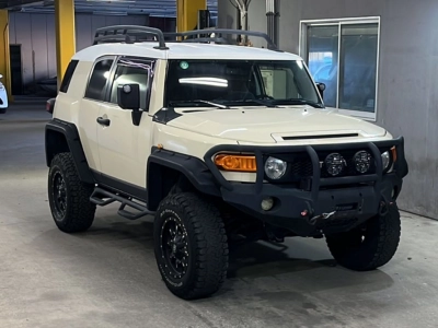TOYOTA FJ CRUISER