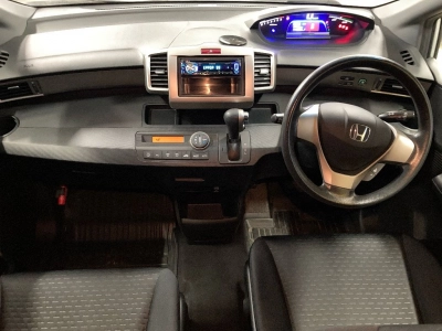 HONDA FREED SPIKE HYBRID