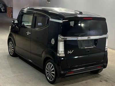 HONDA N-BOX SLASH