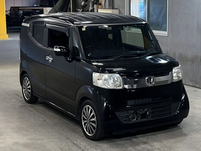 HONDA N-BOX SLASH