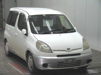 TOYOTA FUN CARGO
