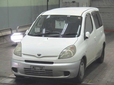 TOYOTA FUN CARGO