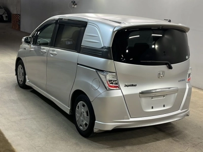 HONDA FREED SPIKE HYBRID