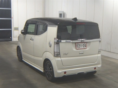 HONDA N-BOX SLASH