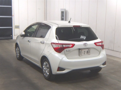TOYOTA VITZ