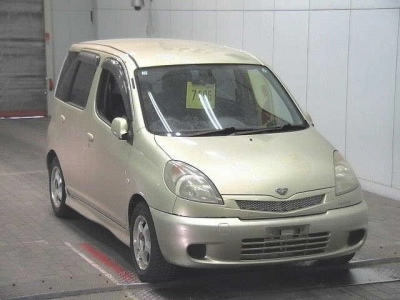 TOYOTA FUN CARGO